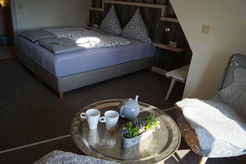 Haus Suederende Bed & Breakfast Niebull Bagian luar foto